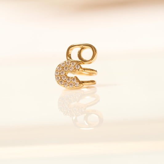 Earcuff Pin de Seguridad Bañado en Oro con Circonitas