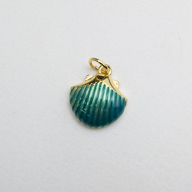 Dije Concha Marina Esmaltada Verde y Oro