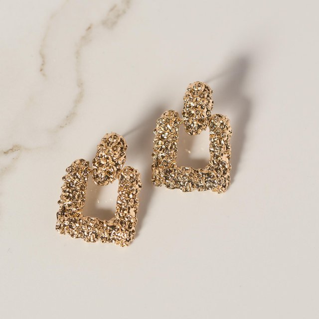Aretes Cuadrados Texturizados Dorados