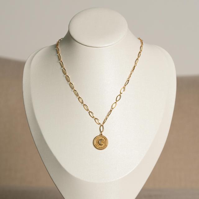 Collar Sol y Luna Dorado