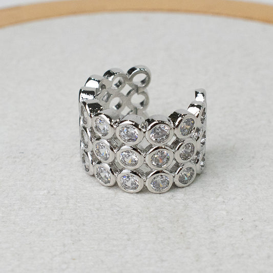 Ear Cuff Brillante de Tres Filas con Piedras