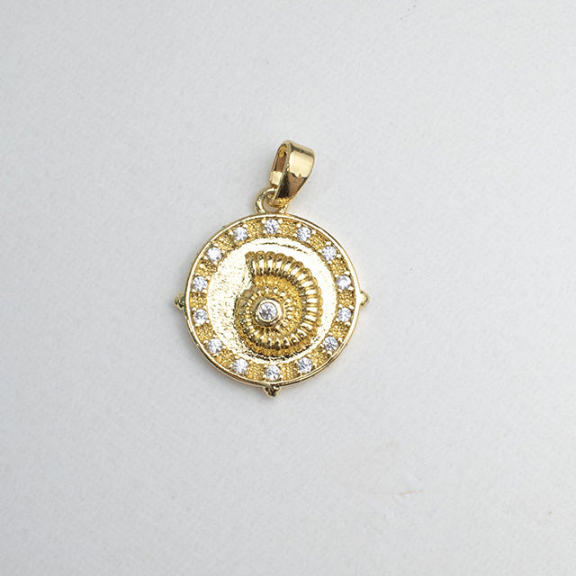 Dije Espiral de Ammonite Dorado con Circonitas
