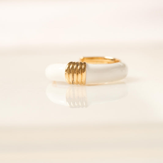 Earcuff Elegante Oro Laminado y Blanco