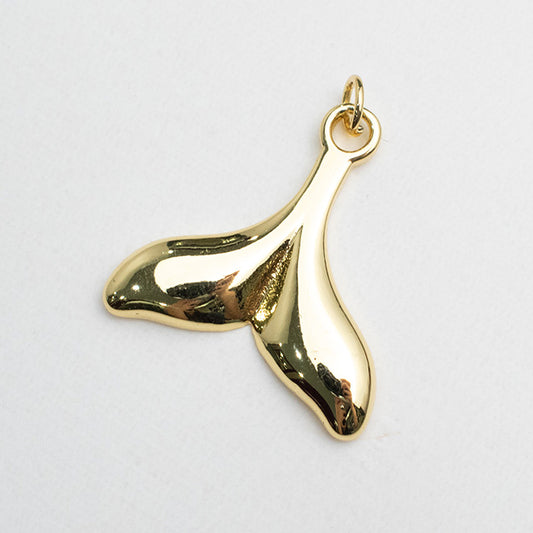 Dije Cola de Ballena Dorado Brillante