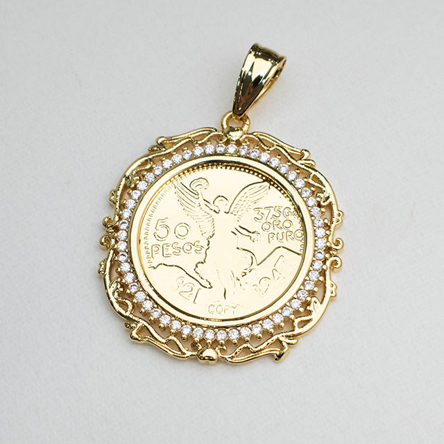 Dije Moneda 50 Pesos con Circonias Bañado en Oro