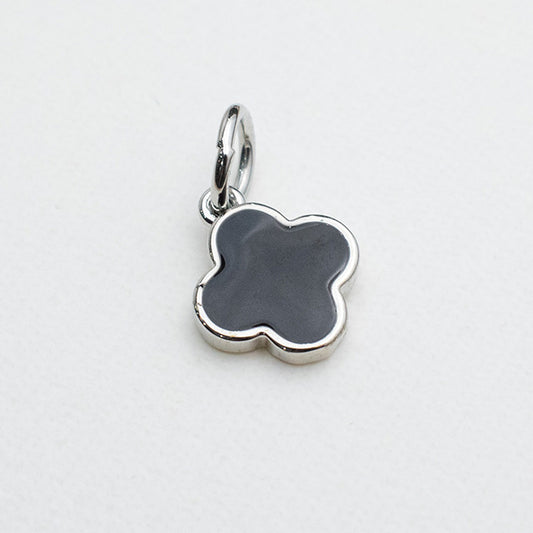 Dije Mini Trébol Negro y Plata