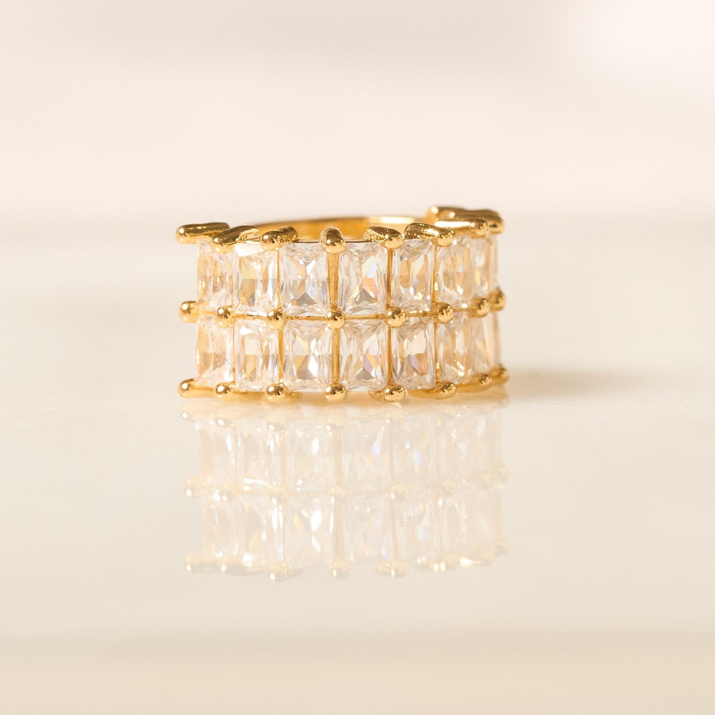 Earcuff Doble Fila de Circones Bañado en Oro
