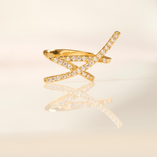 Earcuff Cruzado Brillante Bañado en Oro