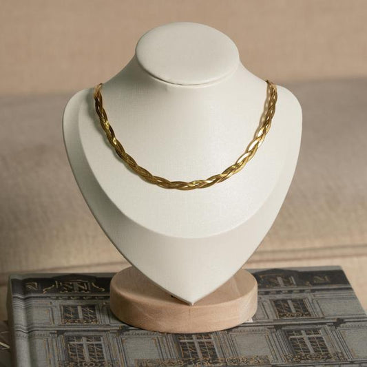 Collar Trenzado Dorado Elegante