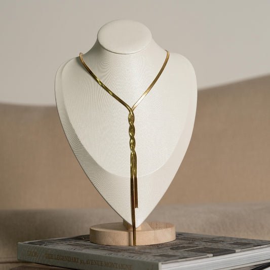 Collar Largo Trenzado Dorado Elegante